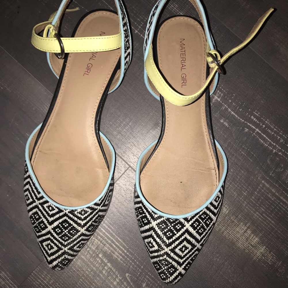 Flats - Picture 2 of 2